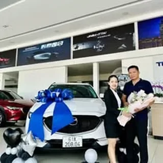 Hoạt động tư vấn và giao xe Mazda tại Bình Dương 2